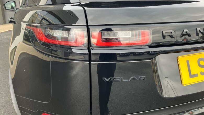 Land Rover Range Rover Velar 2.0 D200 R-Dynamic SE 5dr Auto Diesel Estate